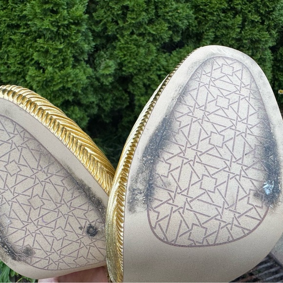 Jewel Badgley Mischka Gold Textured Heels - Picture 5 of 5